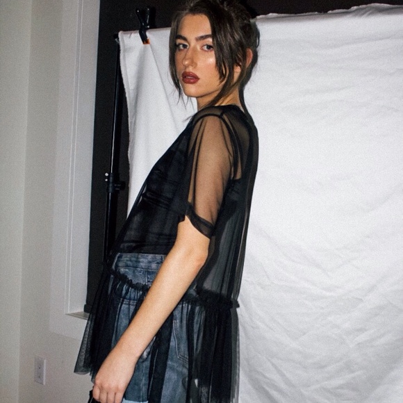 *SOLD* H&M Sheer Top - Picture 2 of 7